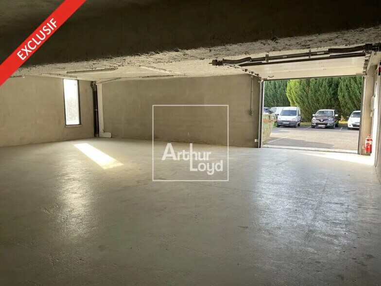 Bureau dans Saint-Pierre-du-Perray à louer - Photo intérieure - Image 3 de 4