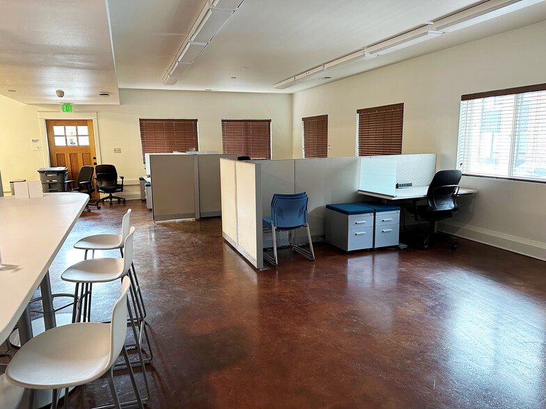 8613 N Crawford St, Portland, OR à vendre - Photo intérieure - Image 2 de 8