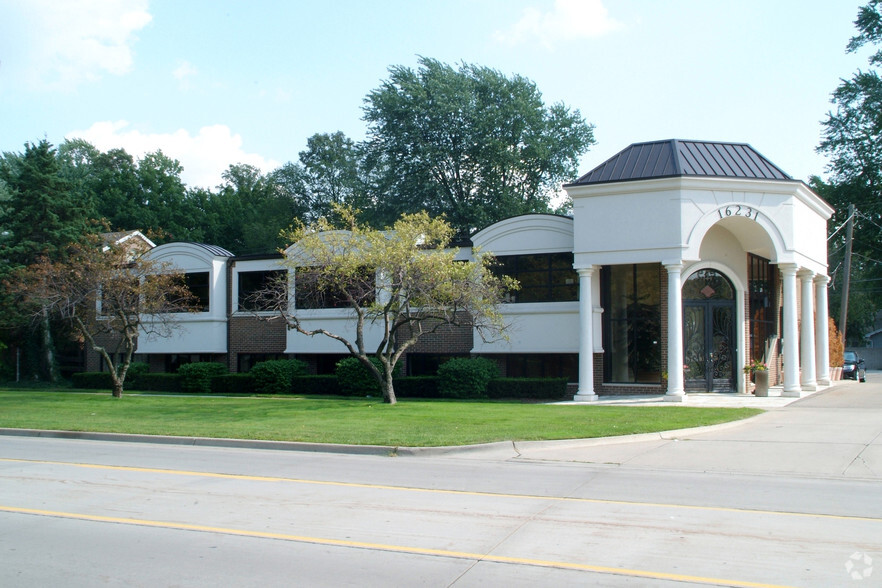 16231 W 14 Mile Rd, Beverly Hills, MI for sale - Building Photo - Image 3 of 7