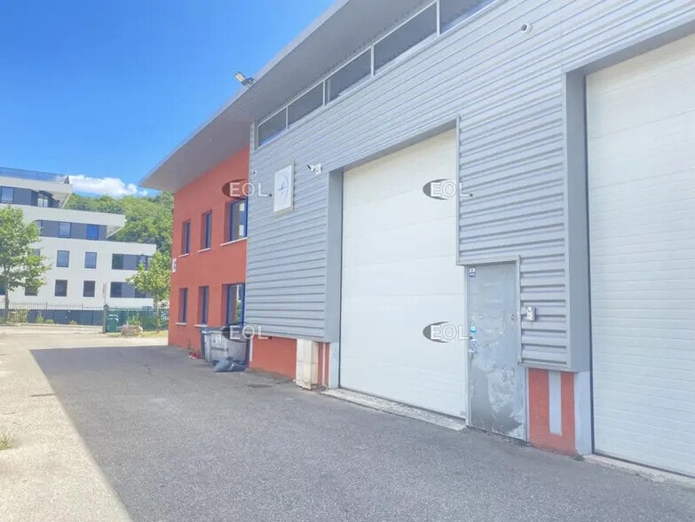 Flex dans Brignais à louer - Photo du bâtiment - Image 1 de 11