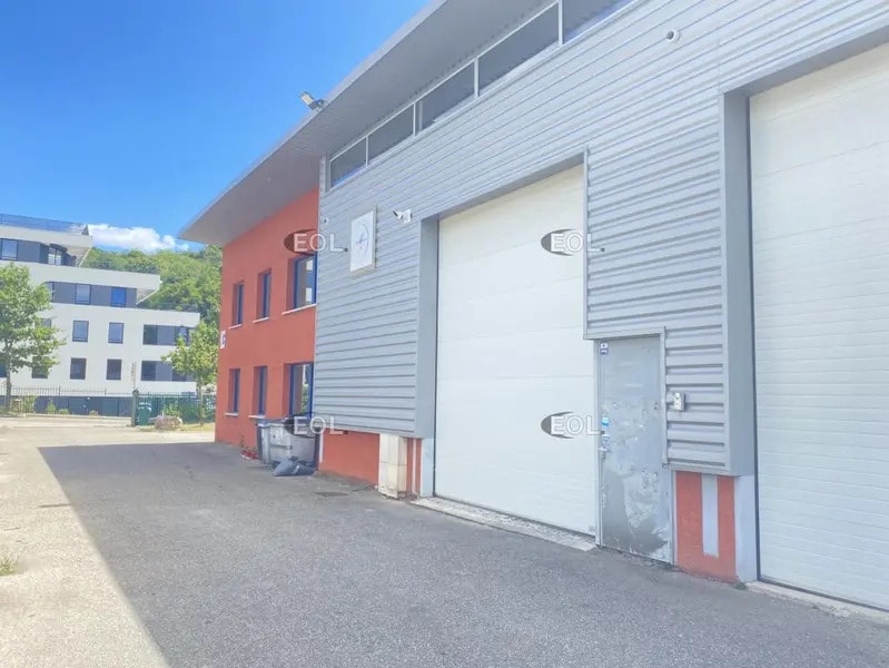 Flex dans Brignais à louer Photo du bâtiment- Image 1 de 12