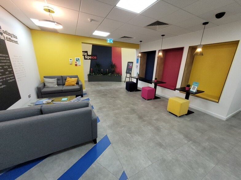 Stockport Rd, Cheadle for lease - Interior Photo - Image 2 of 101