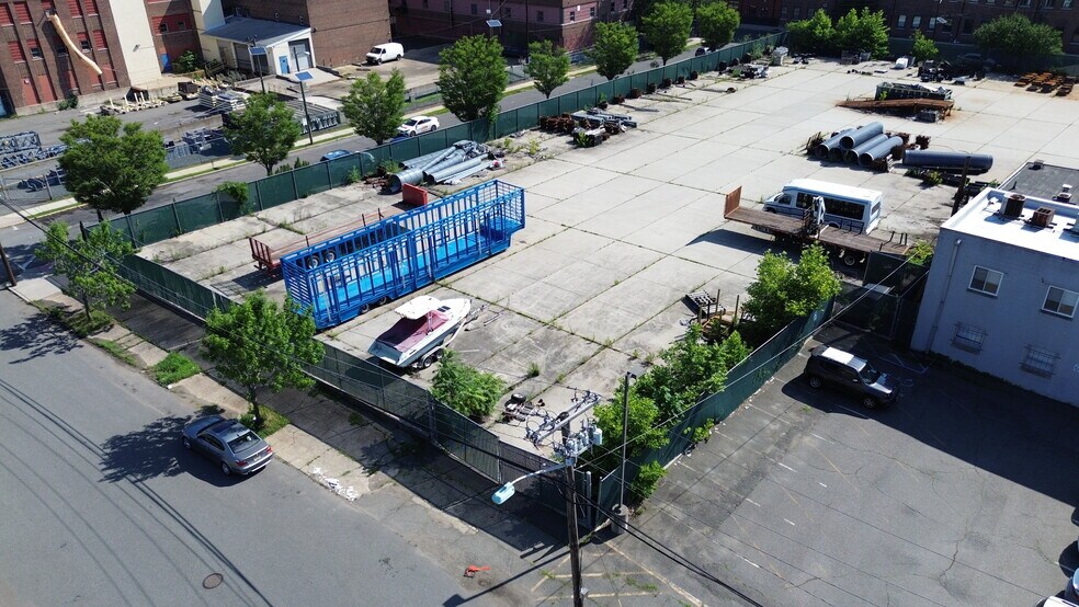 800 Bergen St, Harrison, NJ à louer - Photo du bâtiment - Image 2 de 3