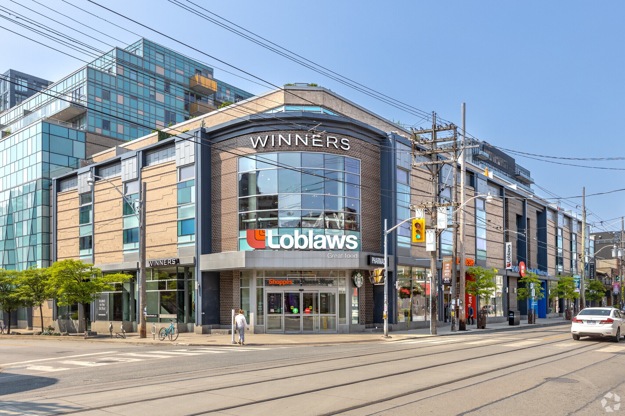 585-597 Queen St, Toronto, ON à vendre Photo principale- Image 1 de 1