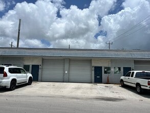 2696 NW 31st Ave, Lauderdale Lakes, FL for lease Building Photo- Image 1 of 5