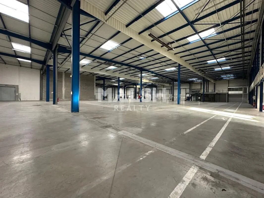 Office in Miribel for lease Building Photo- Image 1 of 26