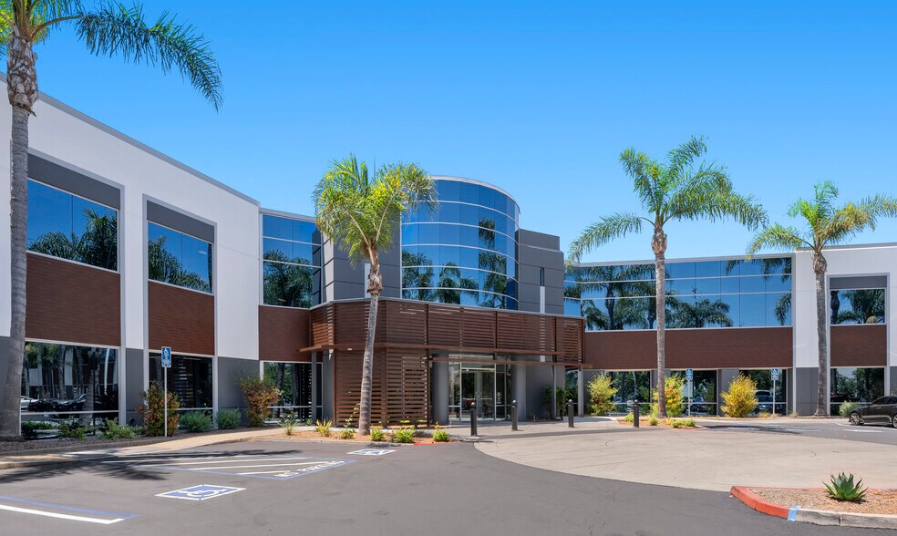 1808 Aston Ave, Carlsbad, CA à louer - Photo du bâtiment - Image 1 de 13