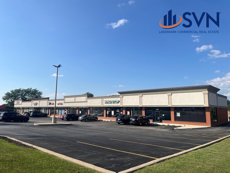 1300-1326 Lake St, Roselle, IL for lease - Building Photo - Image 3 of 11