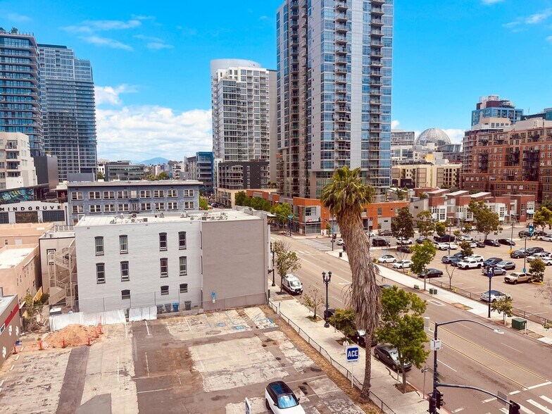 726-730 Market St, San Diego, CA à louer - Photo du bâtiment - Image 3 de 6