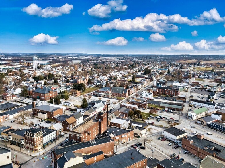 1440 Broadway, Hanover, PA for sale - Building Photo - Image 1 of 11