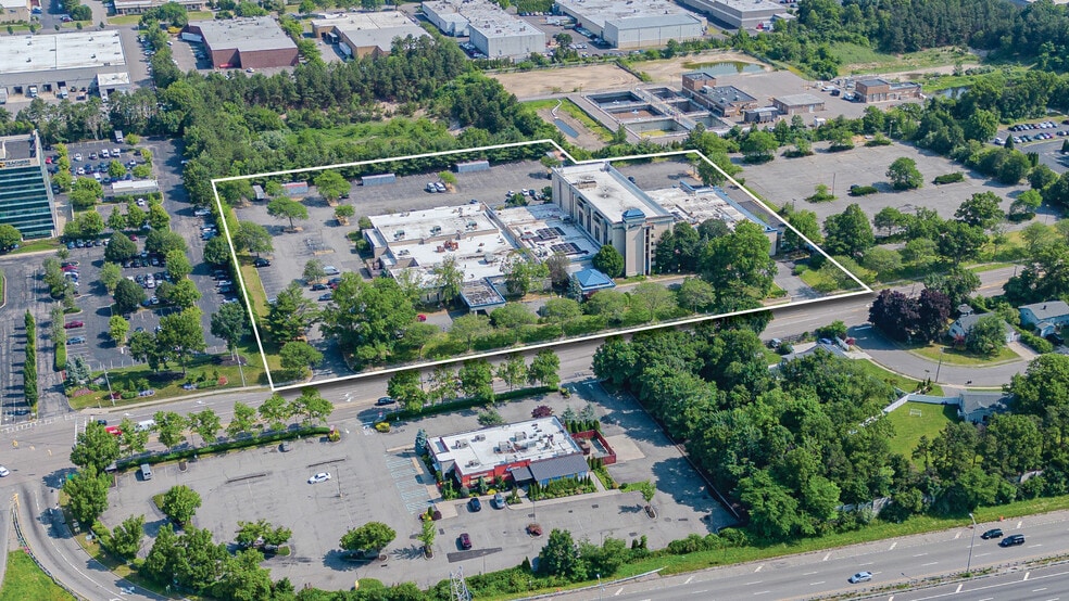 110 Motor Pky, Hauppauge, NY for sale - Building Photo - Image 3 of 7