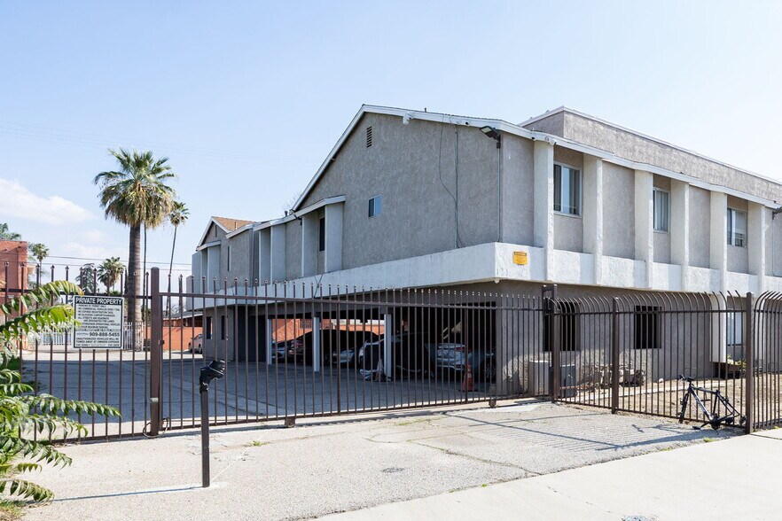 1319 N Acacia Ave, San Bernardino, CA à vendre - Photo du bâtiment - Image 2 de 13