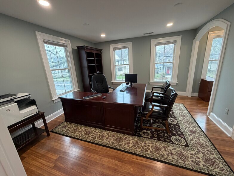 61 Cherry St, Milford, CT à louer - Photo du bâtiment - Image 3 de 16