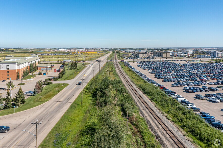 8013 Sparrow Dr, Leduc, AB à vendre - Aérien - Image 3 de 3