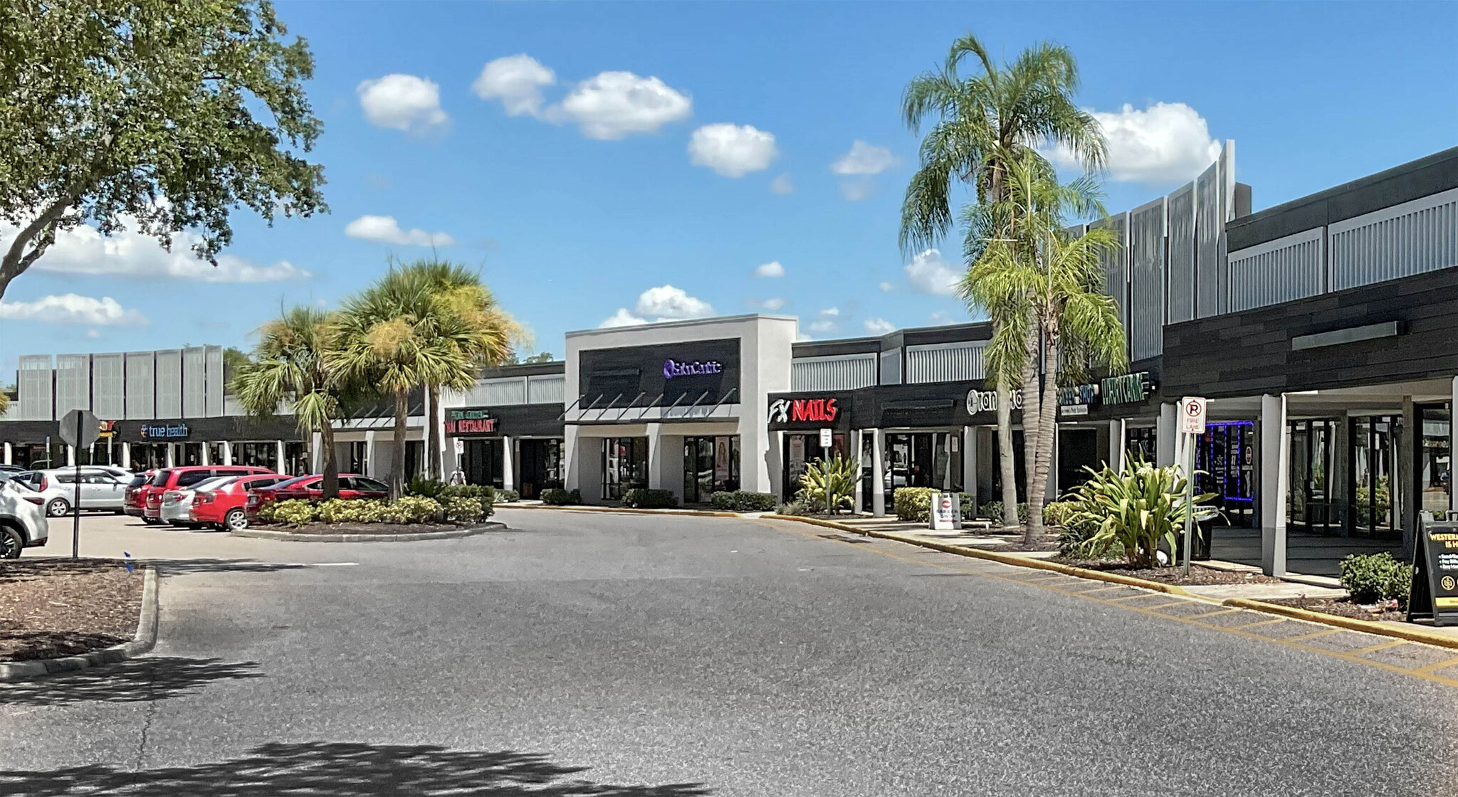 11841-11967 E Colonial Dr, Orlando, FL for lease Building Photo- Image 1 of 12