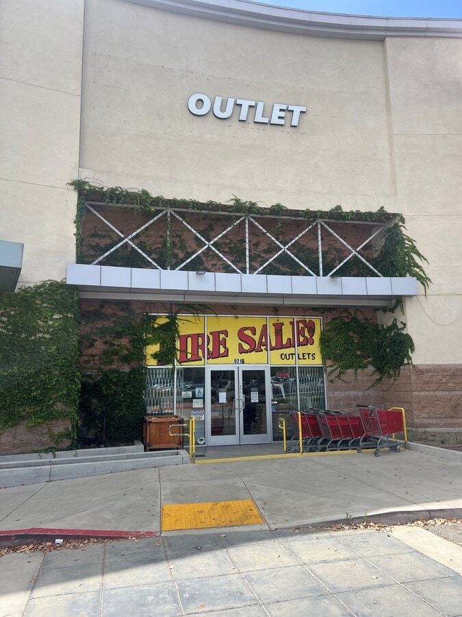 921 N Milliken Ave, Ontario, CA 91764 - Unité A - - Photo intérieure - Image 1 of 13