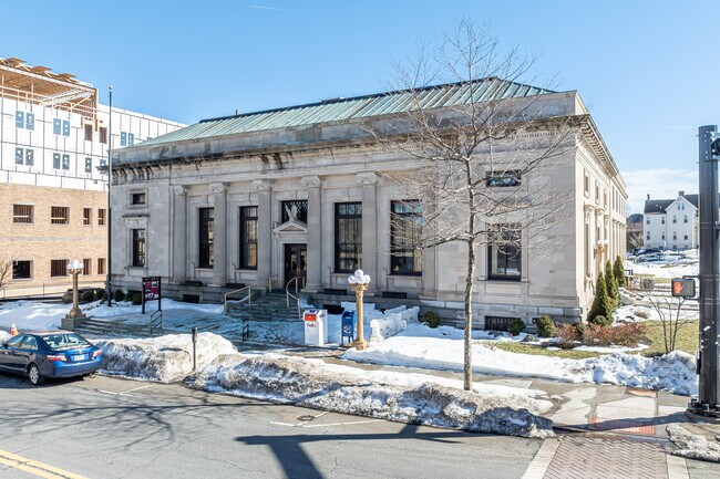 Plus de détails pour Prominent Office and Parking in Downtown – aux enchères, New Britain, CT