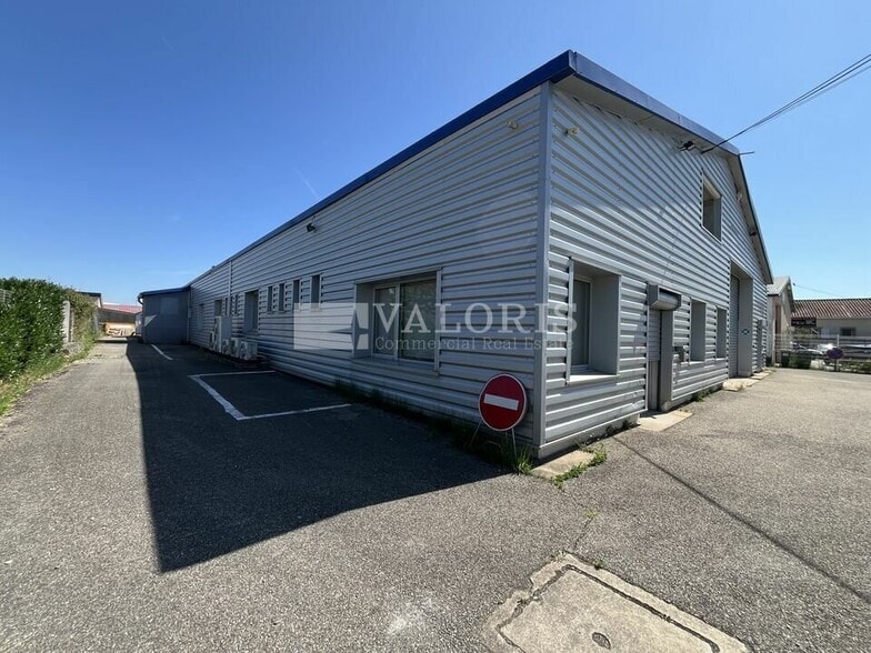 Flex in Irigny for lease - Building Photo - Image 2 of 7