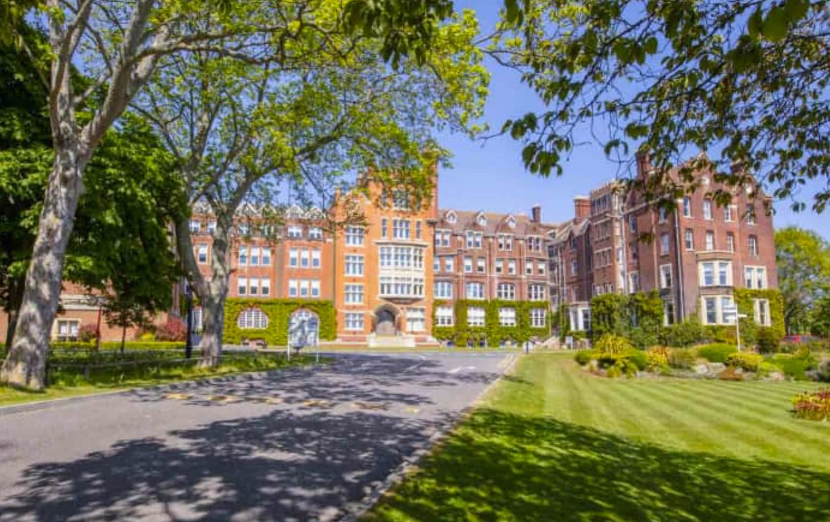St Lawrence College portfolio of 5 properties for sale on LoopNet.ca Building Photo- Image 1 of 38