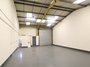 Burma Dr, Hull for lease Interior Photo- Image 2 of 3