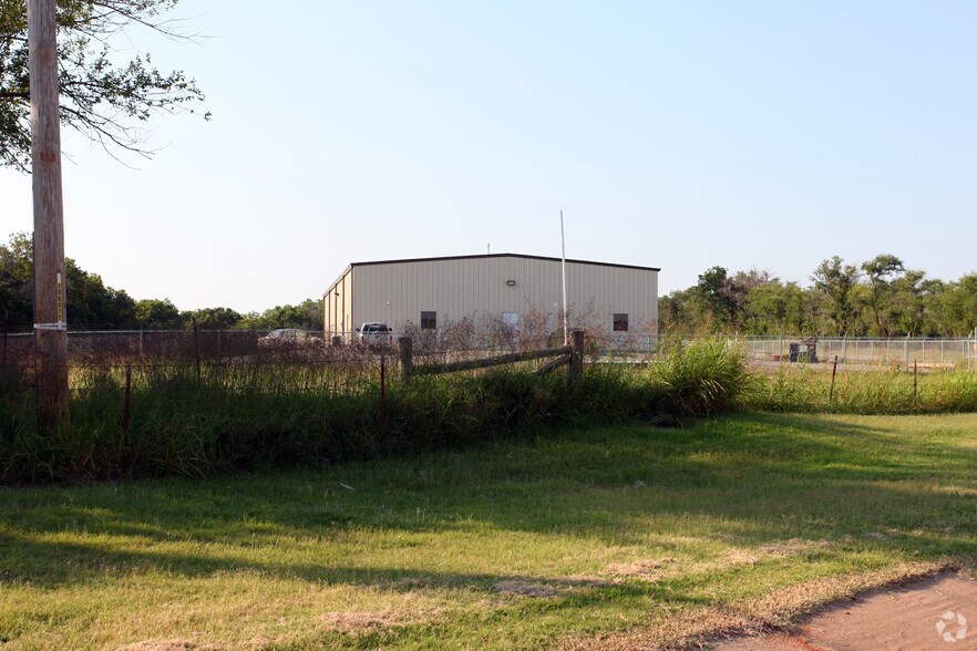 4691 NE Ok-33 Hwy, Guthrie, OK à louer - Photo du bâtiment - Image 2 de 30