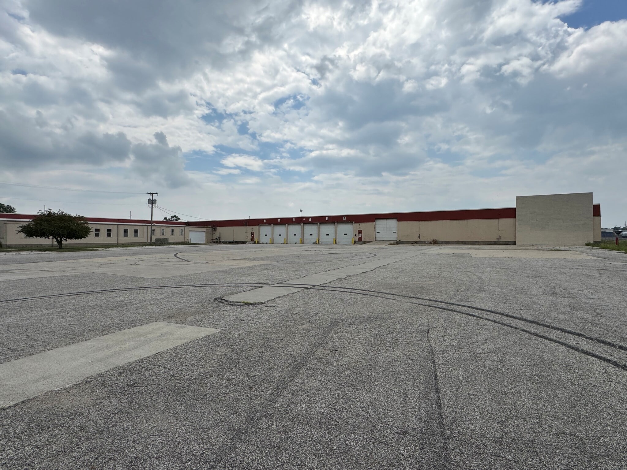 1535 Fieldhouse Ave, Elkhart, IN for lease Building Photo- Image 1 of 2