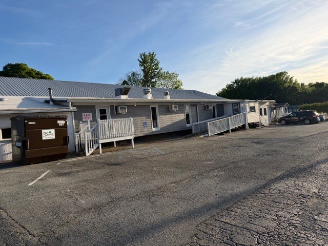 Plus de détails pour 58 E Peacock Ave, Denton, NC - Spécialité à vendre