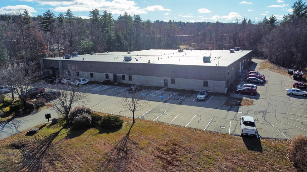 340 Commerce Way, Pembroke, NH for lease - Building Photo - Image 1 of 7