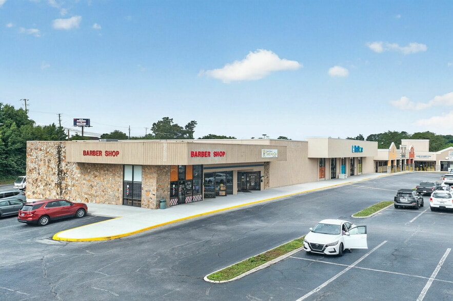1503-1505 Downtown West Blvd, Knoxville, TN for lease - Building Photo - Image 2 of 12