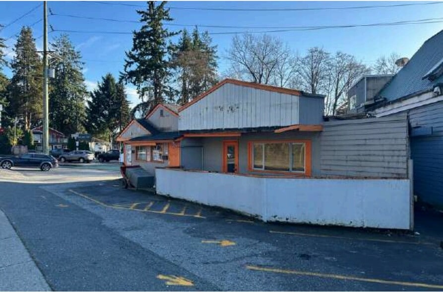 657 3rd St W, North Vancouver, BC for sale - Building Photo - Image 3 of 6