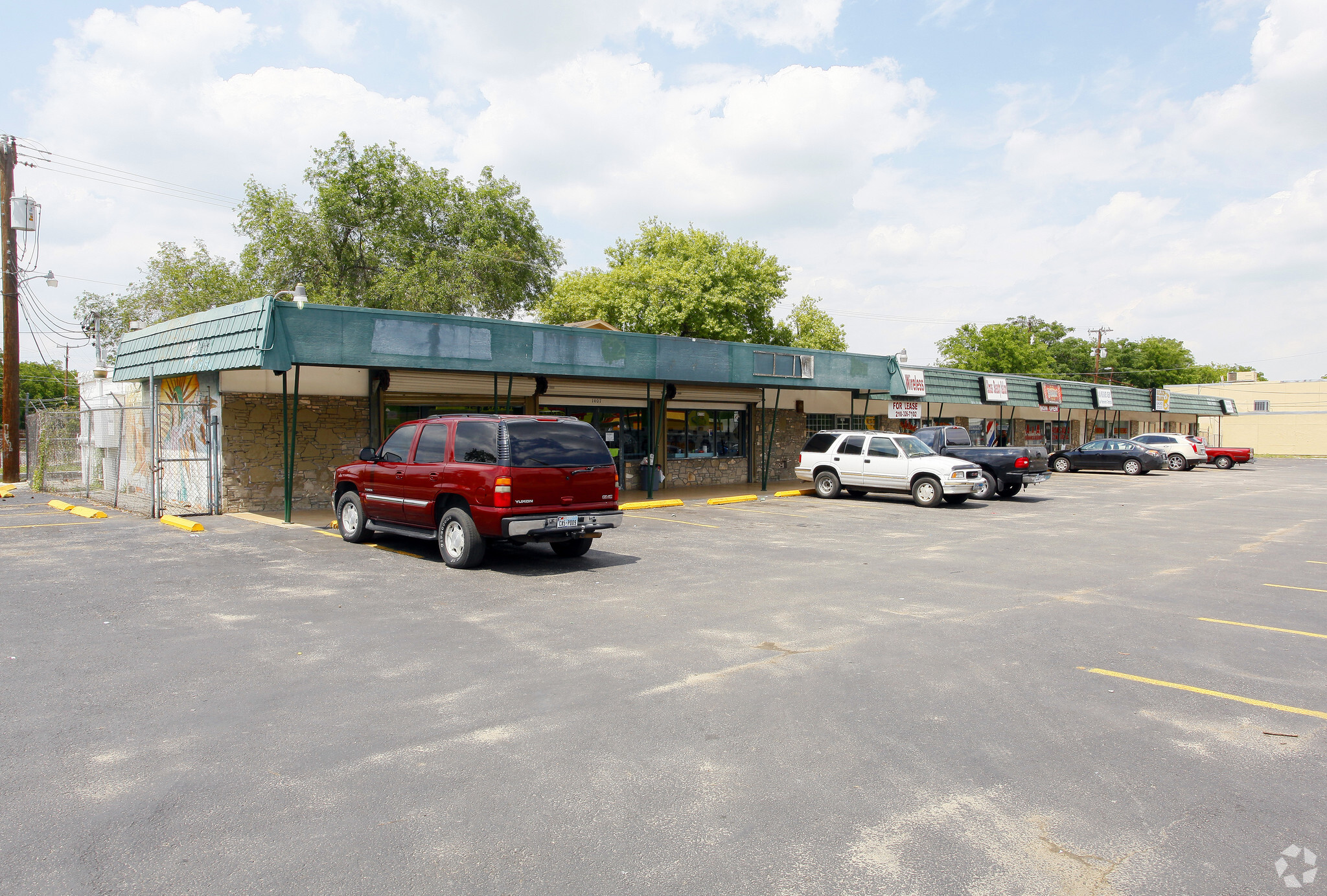 1307-1407 Castroville Rd, San Antonio, TX à louer Photo principale- Image 1 de 4