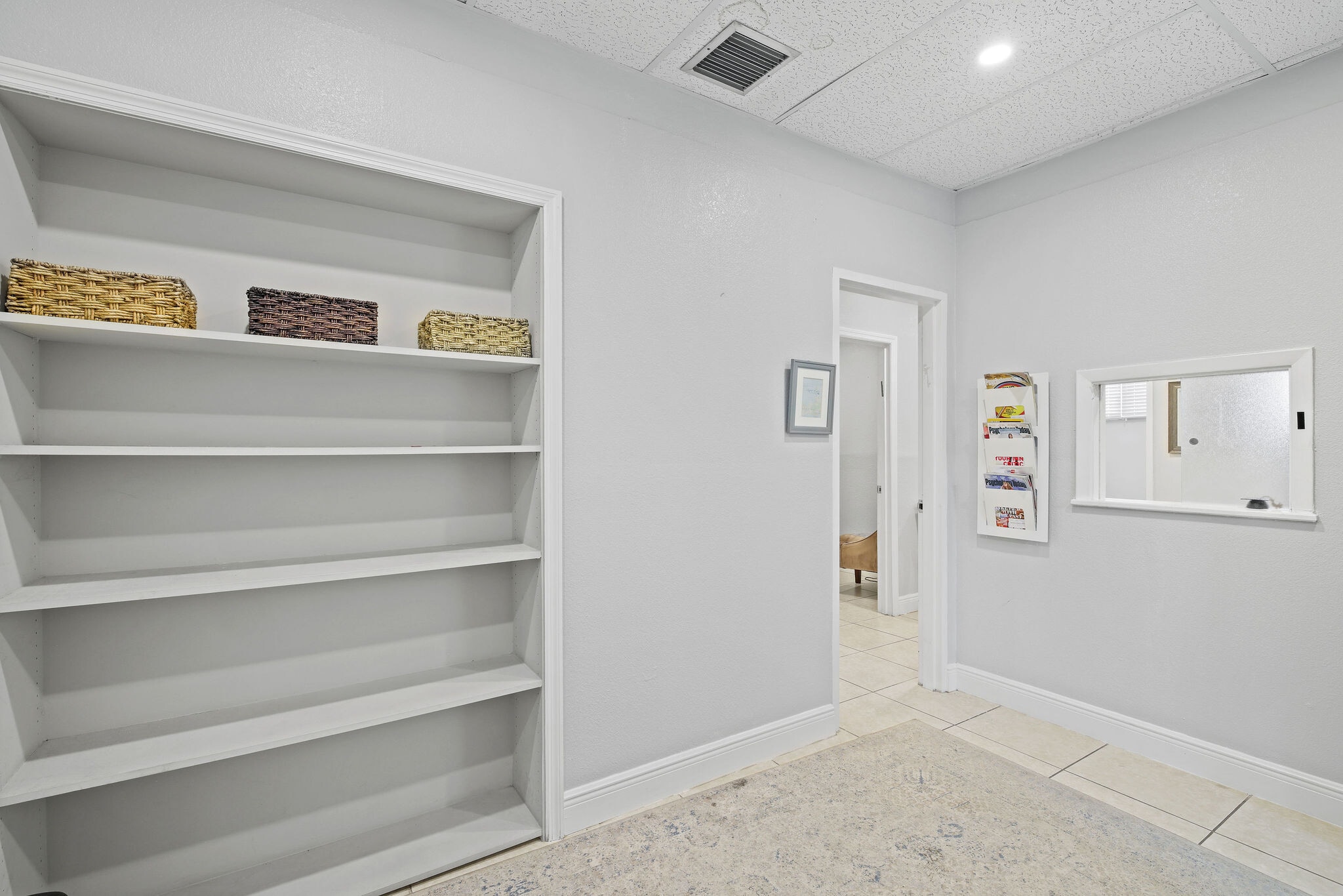 960 W 41st St, Miami Beach, FL for lease Interior Photo- Image 1 of 10
