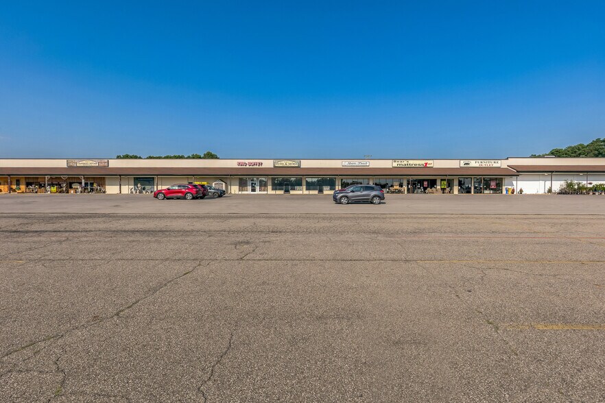100 Hadley Rd, Greenville, PA for sale - Building Photo - Image 3 of 4