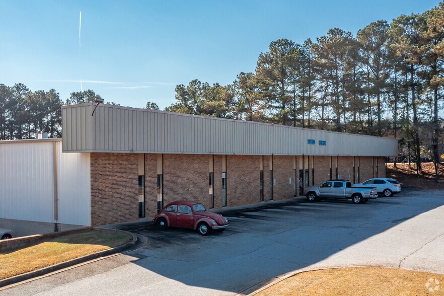5345 Truman Dr, Decatur, GA à vendre - Photo du bâtiment - Image 1 de 5