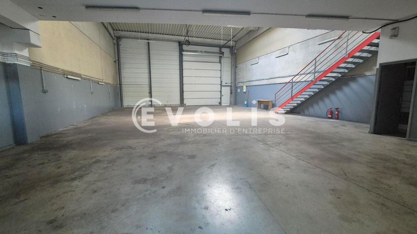 Flex in Mareuil-lès-Meaux for lease Interior Photo- Image 1 of 14