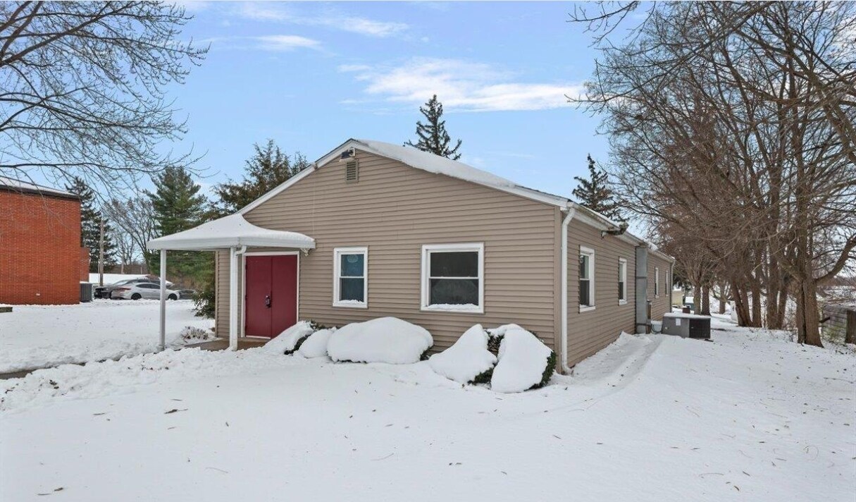 110 W Main St, Pleasant Plains, IL à vendre Photo principale- Image 1 de 21