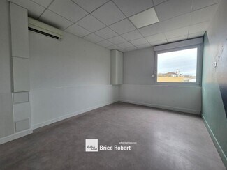 More details for 28 Rue De La République, Décines-Charpieu - Office for Lease