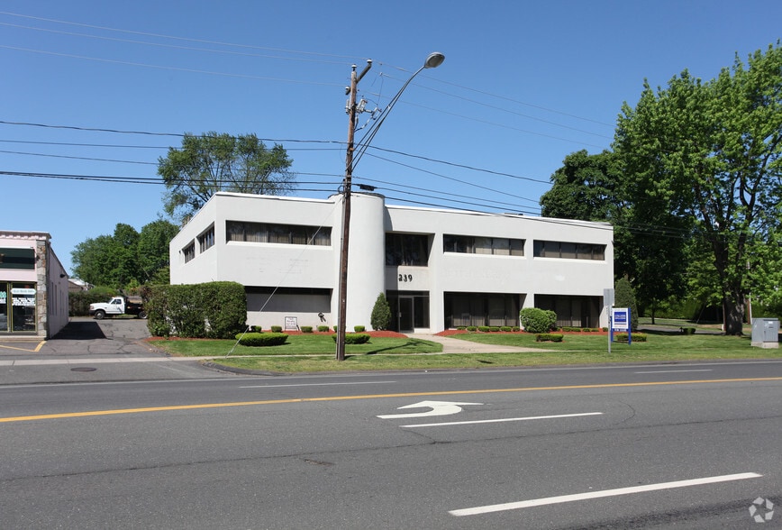 239 Silas Deane Hwy, Wethersfield, CT for lease - Building Photo - Image 1 of 4