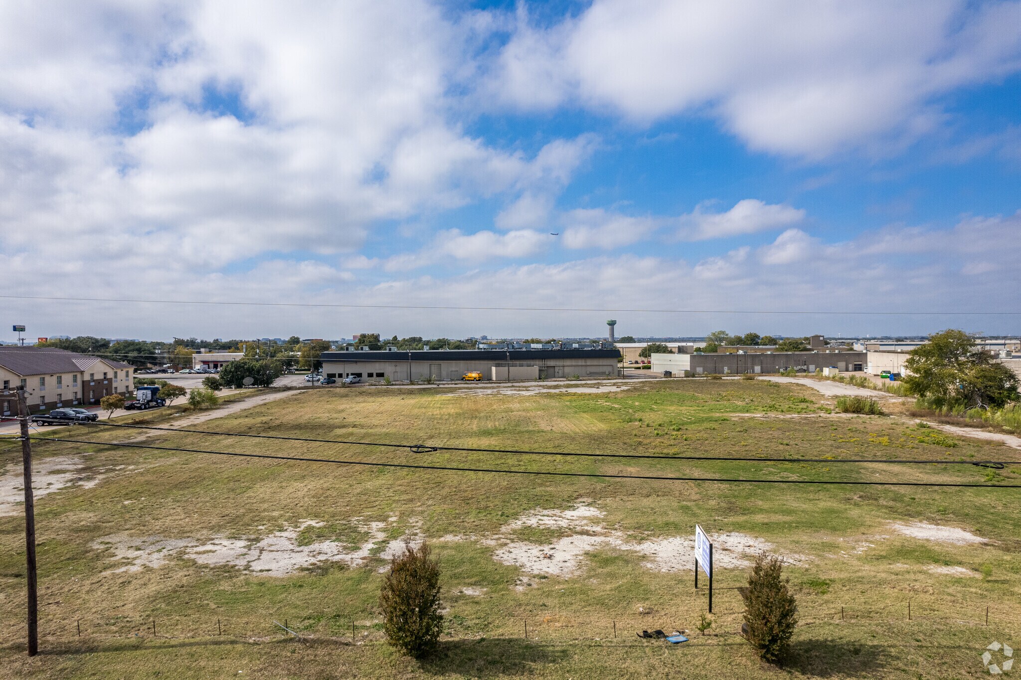 13333 N Stemmons Fwy, Dallas, TX à vendre Photo du bâtiment- Image 1 de 10