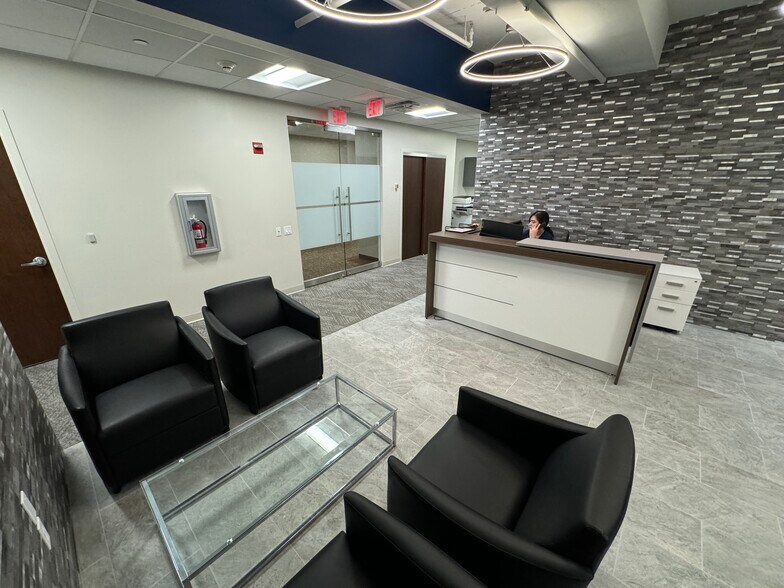 120 White Plains Rd, Tarrytown, NY à louer - Photo intérieure - Image 3 de 13