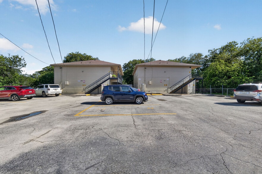 926 Drury Ln, San Antonio, TX for sale - Building Photo - Image 2 of 27