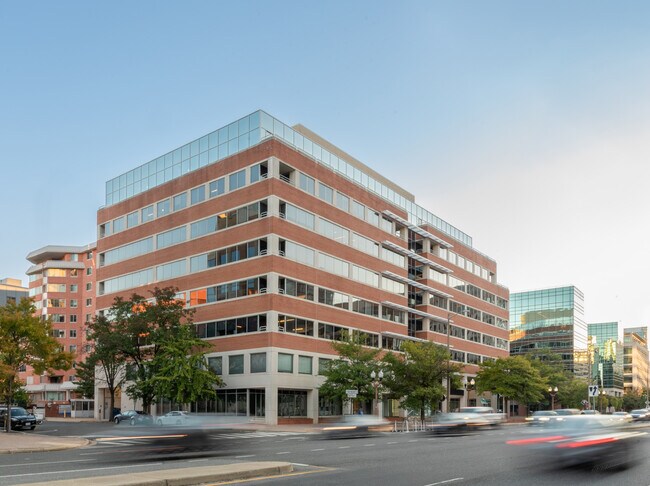 Plus de détails pour 4401 N Fairfax Dr, Arlington, VA - Bureau à louer