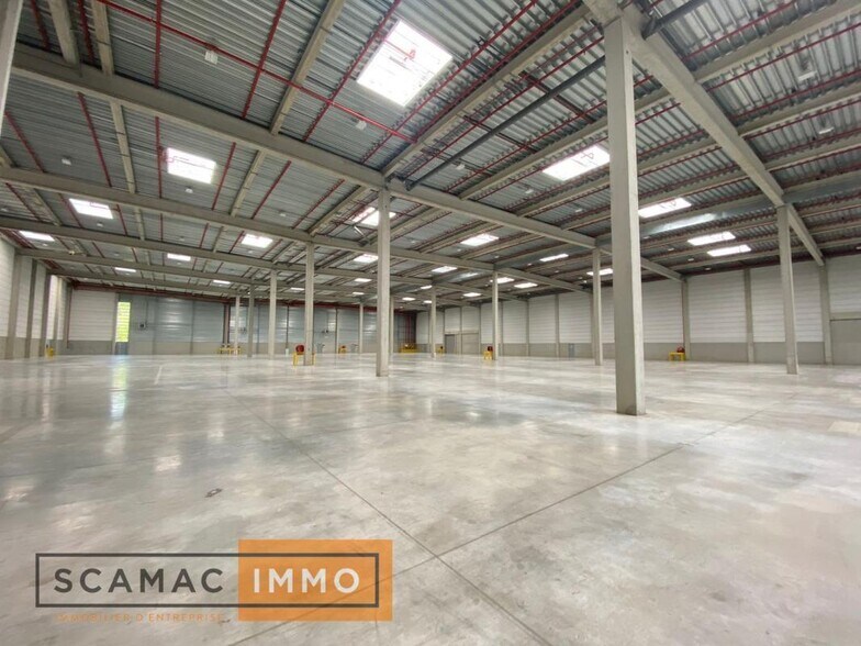 Industrial in Moissy Cramayel for lease - Building Photo - Image 3 of 11