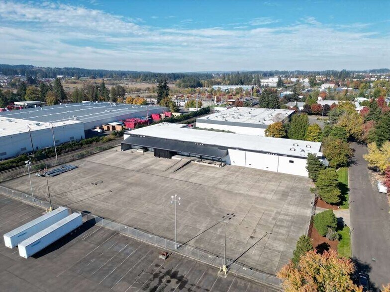 29125 SW Casting St, Wilsonville, OR à louer - Photo du bâtiment - Image 1 de 7