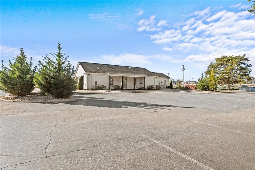 100 Inman Rd, Lyman, SC à vendre - Photo du bâtiment - Image 2 de 33