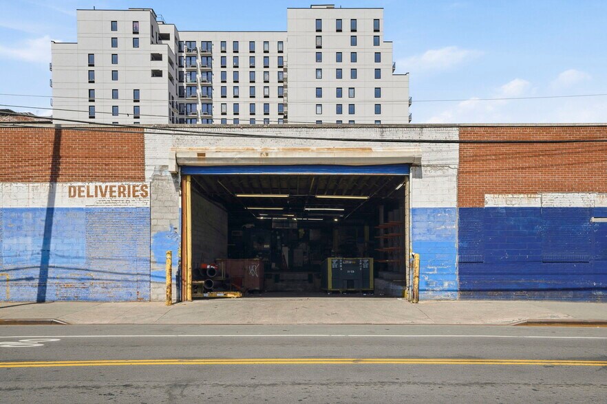 413 Liberty Ave, Brooklyn, NY à vendre - Photo du bâtiment - Image 2 de 12