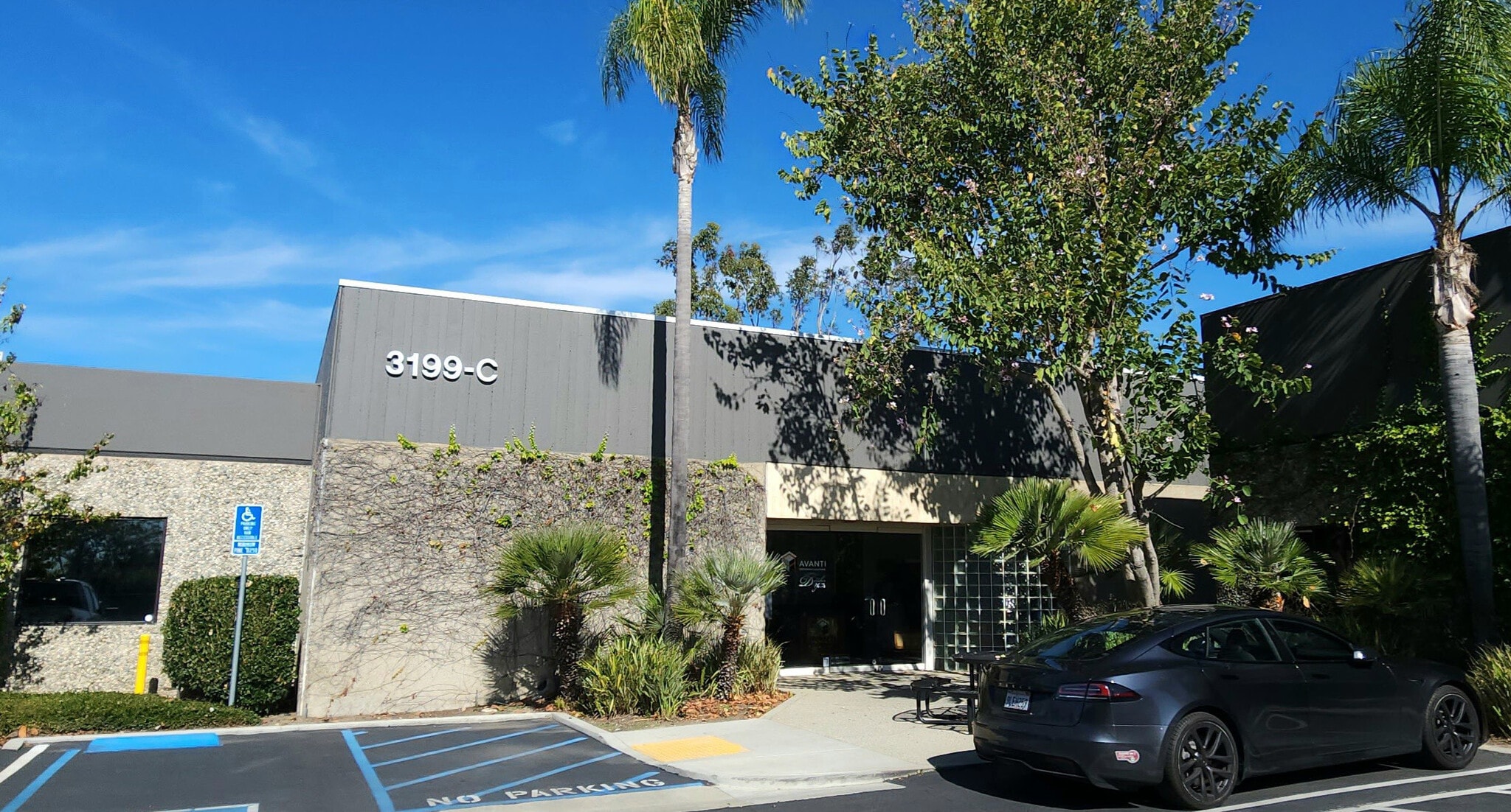3199 Airport Loop Dr, Costa Mesa, CA à vendre Photo du bâtiment- Image 1 de 12