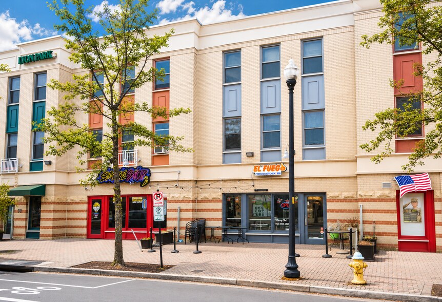 2300 N Pershing Dr, Arlington, VA à vendre - Photo du bâtiment - Image 2 de 37