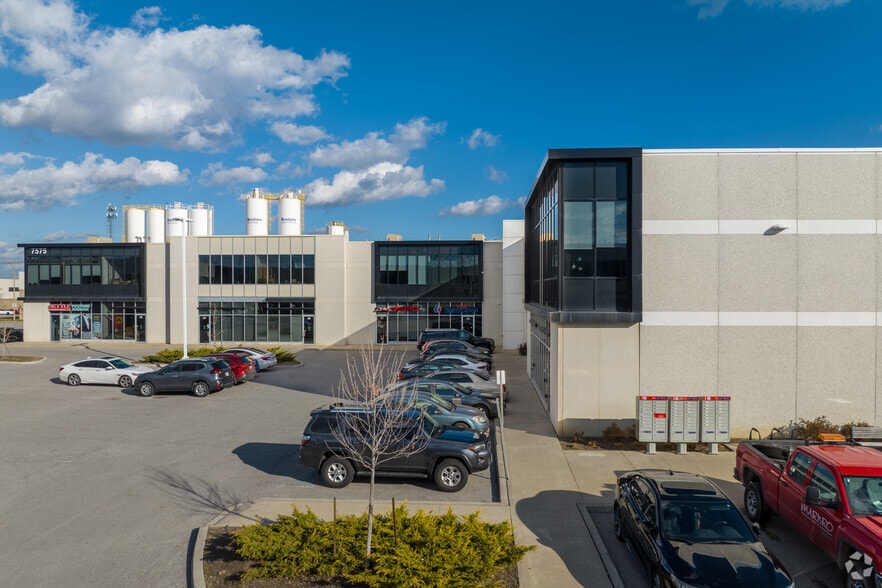 7575 Highway 27, Vaughan, ON à louer - Photo du bâtiment - Image 2 de 4