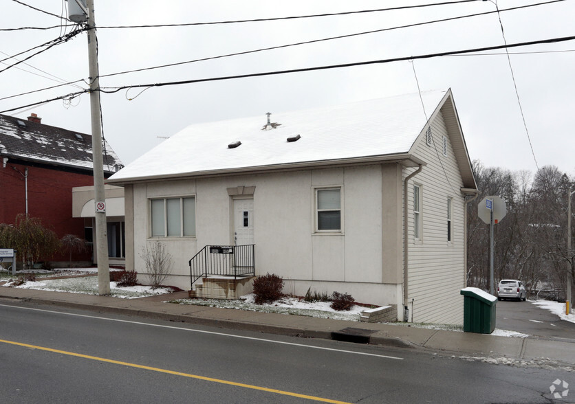 609 Lancaster St W, Kitchener, ON à vendre - Photo du b timent - Image 2 de 2